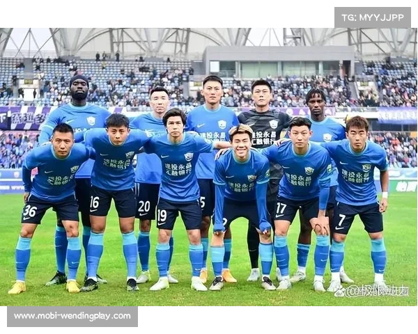 中超大连人俱乐部正式宣布解散 赛季前景扑朔迷离引发关注 中超大连人俱乐部正式宣布解散 赛季前景扑朔迷离引发关注
